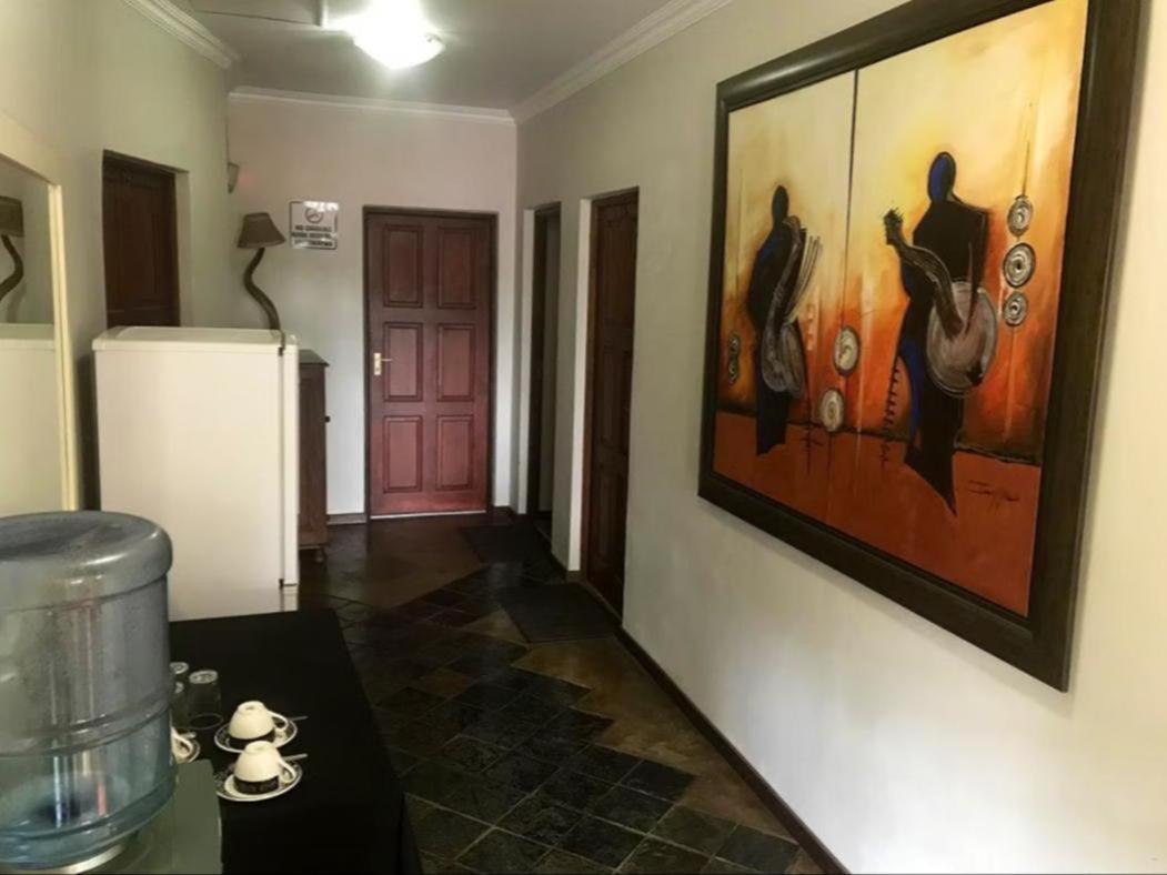 Africa Footprints Lodge เคมป์ตัน พาร์ค ภายนอก รูปภาพ